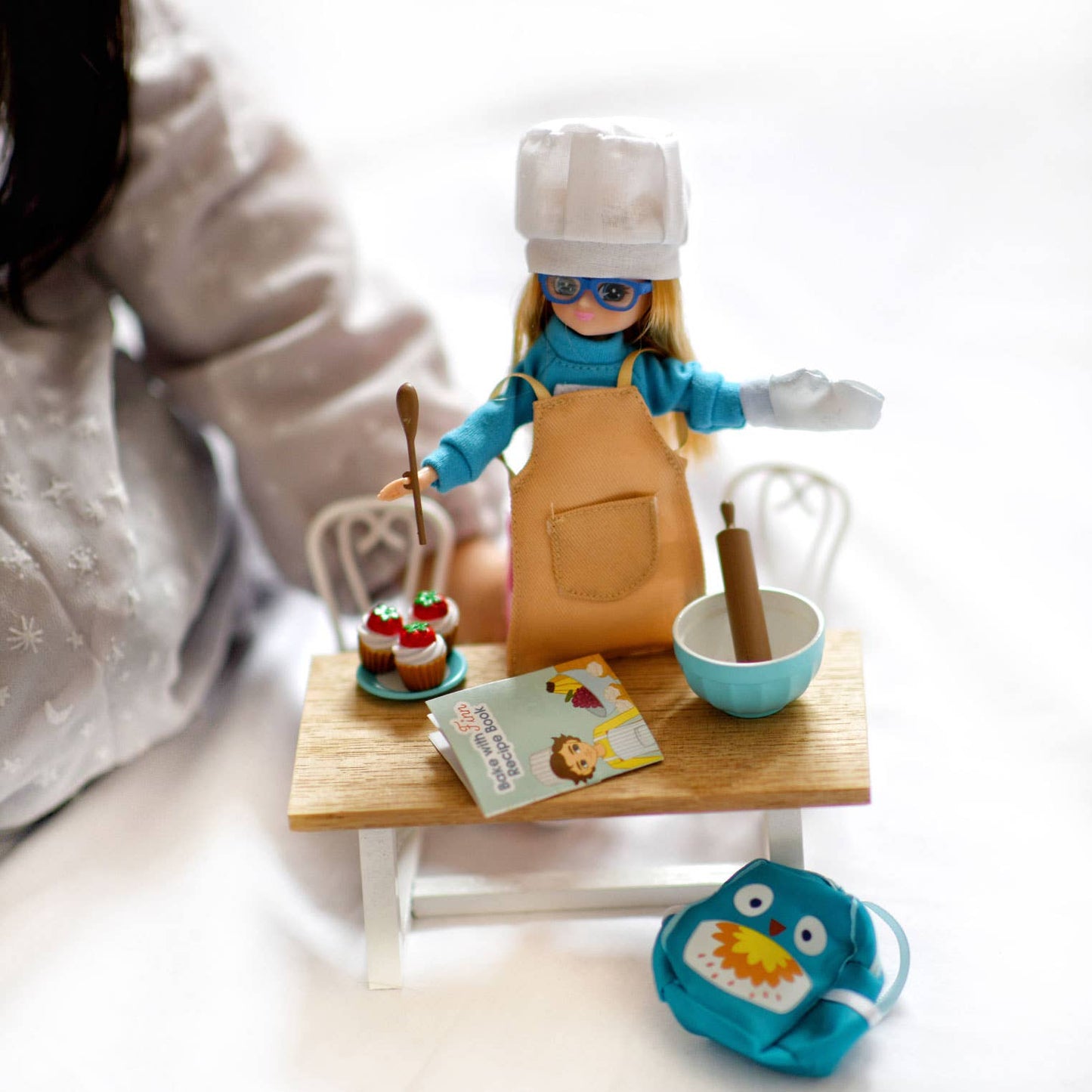 Doll Clothes | Cake Bake | Lottie