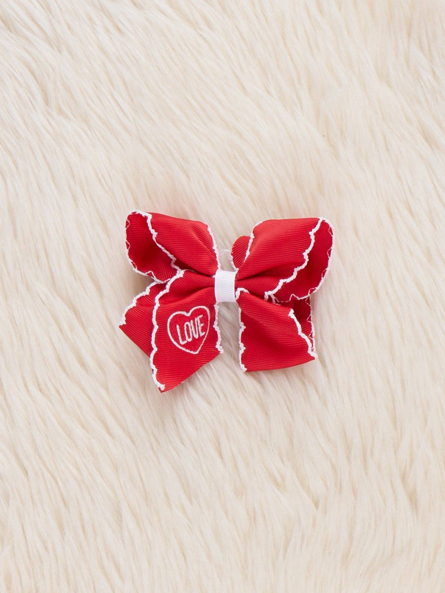 Sweetheart Scallop Embroidered Bow: OS