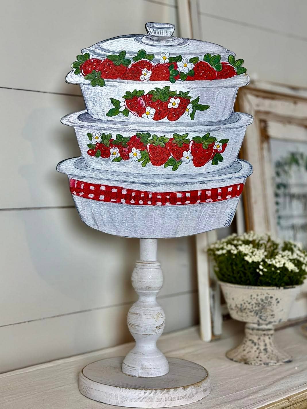 Seasonal & Everyday Topper: Vintage Pyrex Strawberry Bowls