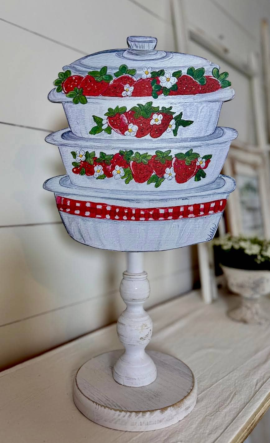 Seasonal & Everyday Topper: Vintage Pyrex Strawberry Bowls